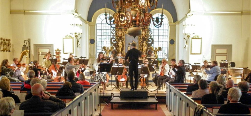 Wermland Opera och finstämd konsert i Holmedals kyrka.